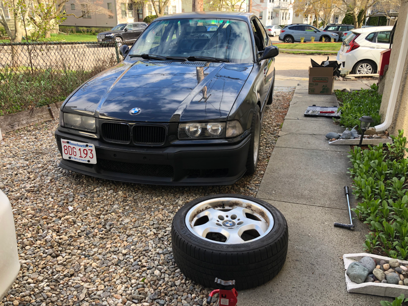 Illustration for article titled I Didn't Let a Logistical Nightmare Stop Me From Buying This BMW E36 M3